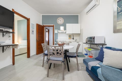 TV and multimedia, Kitchen or kitchenette, Dining area