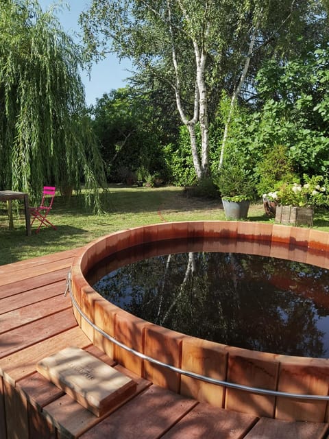 Spring, Day, Natural landscape, Garden, Garden, Hot Tub, Balcony/Terrace, Spa and wellness centre/facilities, Garden view, Garden view, Open Air Bath