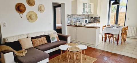 TV and multimedia, Living room, Business facilities, Family, internet, kitchen