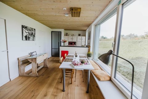 Dining area, kitchen
