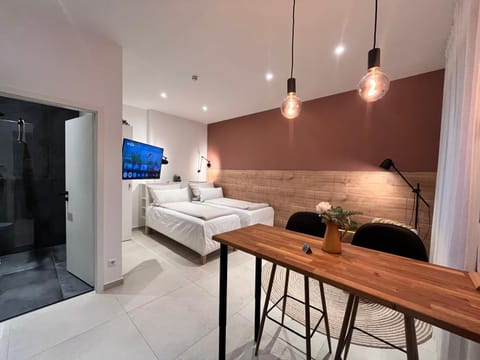 Patio, Patio, Bed, TV and multimedia, Photo of the whole room, Decorative detail, Seating area, Dining area, Pets, Meals, Italian breakfast, Lunch, older children, Inner courtyard view, heating, internet, soundproof, towels, towels, kitchen