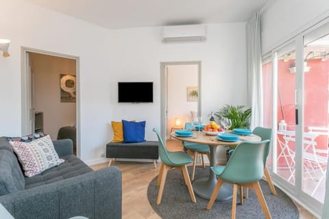 TV and multimedia, Seating area, Dining area, air conditioner