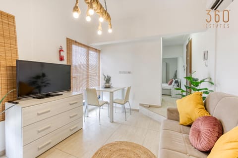 Communal lounge/ TV room, TV and multimedia, Living room, Seating area