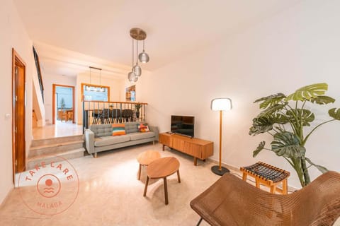 Communal lounge/ TV room, Living room