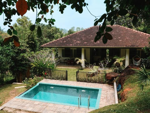 Property building, Garden view, Swimming pool, sunbed