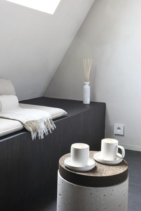 Coffee/tea facilities, Seating area, Bedroom