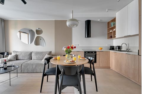 Living room, Food and drinks, Dining area, pet friendly