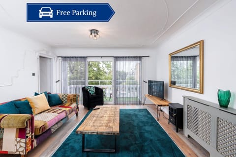 TV and multimedia, Living room, Photo of the whole room, Seating area