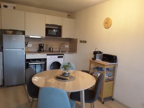 Studio Super-Besse - 4 personnes Apartment in Besse-et-Saint-Anastaise
