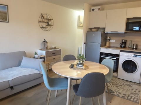 Studio Super-Besse - 4 personnes Apartment in Besse-et-Saint-Anastaise