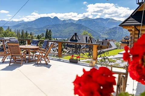 Balcony/Terrace, Mountain view, Mountain view