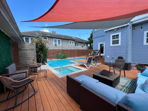 GrandCraftsman style home with pool and hot tub/ center to all of New Orleans House in New Orleans