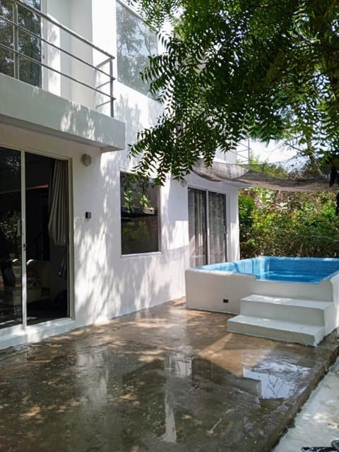 Pool view, Swimming pool, Swimming pool