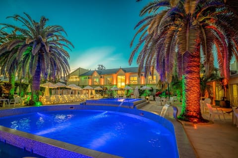 Property building, Garden view, Swimming pool