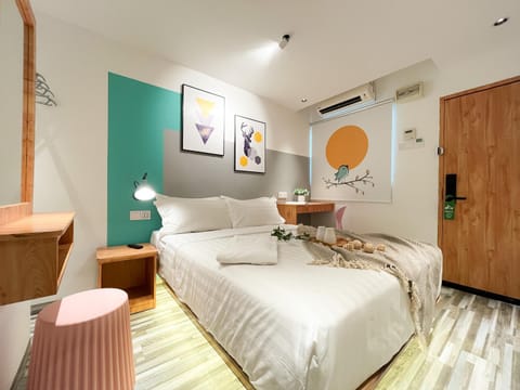 Bed, Bedroom