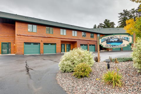 Lake Minocqua Condo with Shared Fire Pit! Apartment in Minocqua Lake