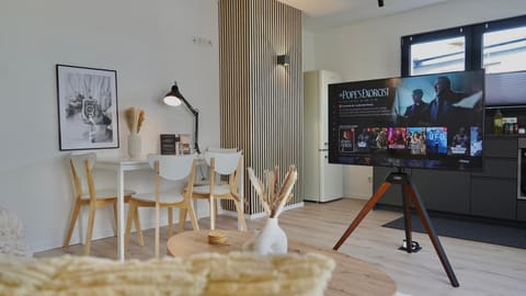 TV and multimedia, Dining area