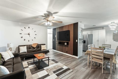 Sunrise Getaway House in Lauderhill