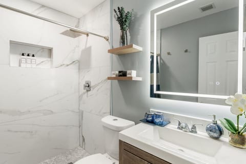 Sunrise Getaway House in Lauderhill