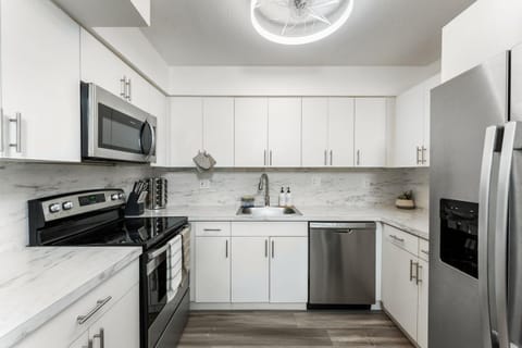 Sunrise Getaway House in Lauderhill