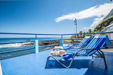 View (from property/room), Balcony/Terrace, Beach, Sea view, sunbed