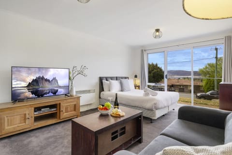 Bed, Living room, Seating area