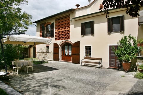 Property building, Patio, Patio, Facade/entrance