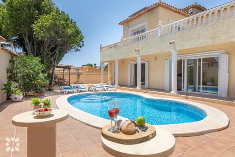 Property building, Patio, Day, Natural landscape, Garden, Garden view, Pool view, Swimming pool, sunbed