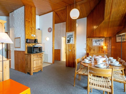 Spacieux appartement 8 pers avec WiFi, balcon et cuisine rénovée - FR-1-694-94 Apartment in Val dIsere