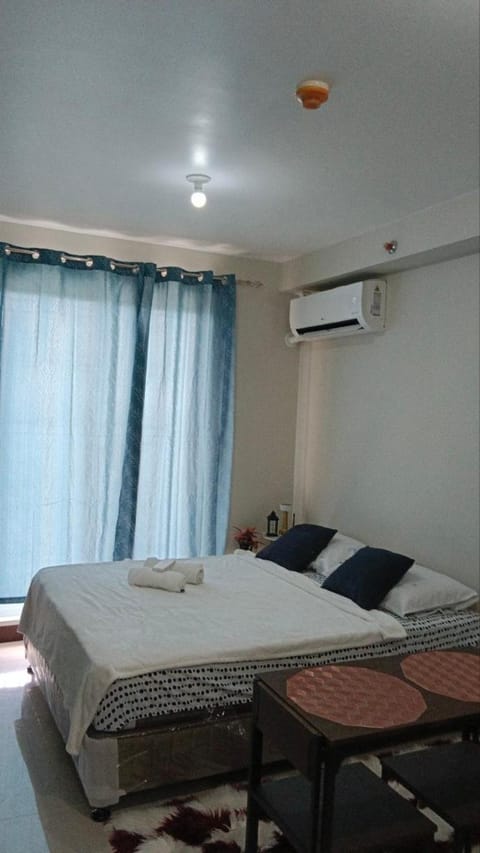 Bed, Photo of the whole room, air conditioner
