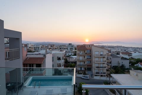 View (from property/room), Balcony/Terrace, City view, Sea view, Swimming pool
