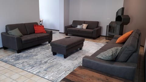 Communal lounge/ TV room