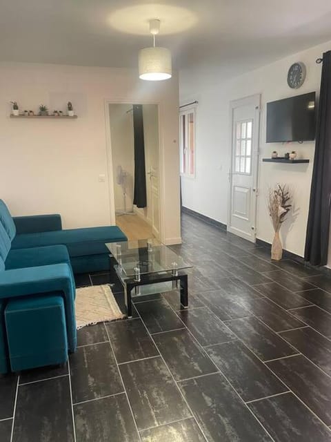 L7 -Villiers-le-Bel proche Aéroport ROISSY CHARLES DE GAULLES & PARIS Apartment in Île-de-France