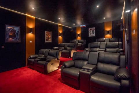 Communal lounge/ TV room, Living room, Seating area