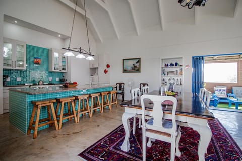 Dining area, kitchen