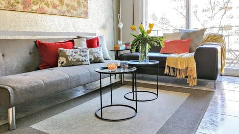 Day, Living room, Photo of the whole room, Seating area, On site