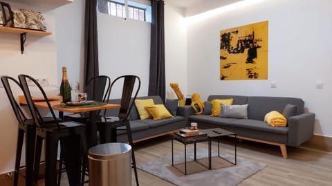 Living room, Seating area, Dining area