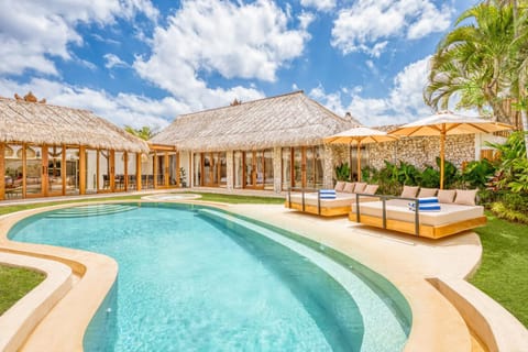 Villa Tango - New Luxurious 7BDR Prime Location Villa in Kuta