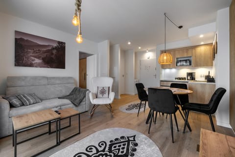 Kitchen or kitchenette, Living room, Dining area, minibar