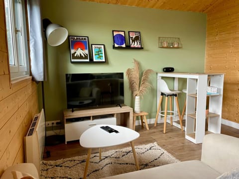 Scorfel Lodge, Northwood, Bain nordique, terrasse Chalet in Trégastel