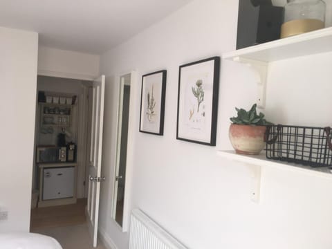 Cedar Shade Cottage Ensuite Private Annexe with Parking Bed and Breakfast in Sidmouth