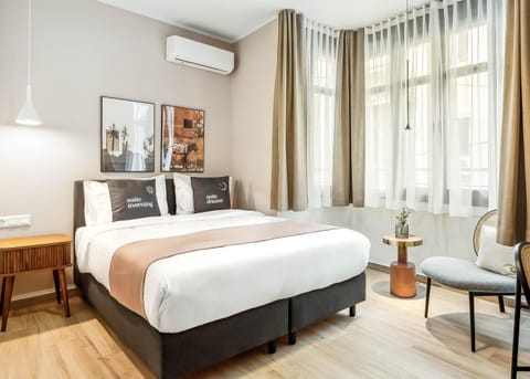 Bed, Bedroom, air conditioner