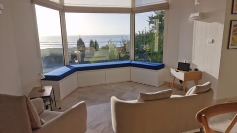 Living room, Sea view