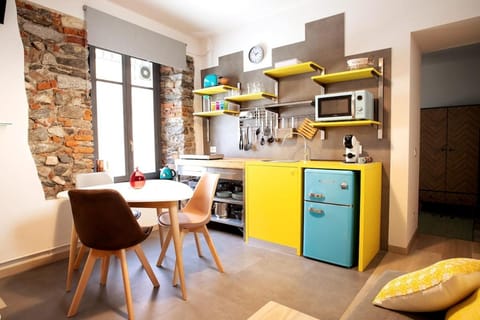 Kitchen or kitchenette, Living room, Dining area, stove