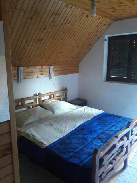 Photo of the whole room, Decorative detail