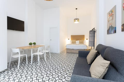 Holidays2Malaga Picasuss Loft New Built Close Huelin Beach and Promenade Apartment in Malaga