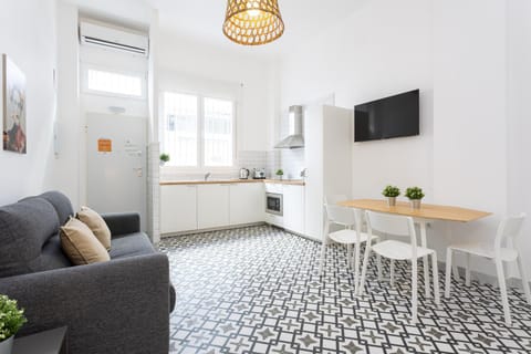 Holidays2Malaga Picasuss Loft New Built Close Huelin Beach and Promenade Apartment in Malaga