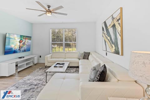 The Epic Madrid Vista Cay Orlando Apartment in Highlands Reserve