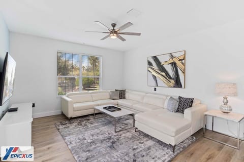 The Epic Madrid Vista Cay Orlando Apartment in Highlands Reserve