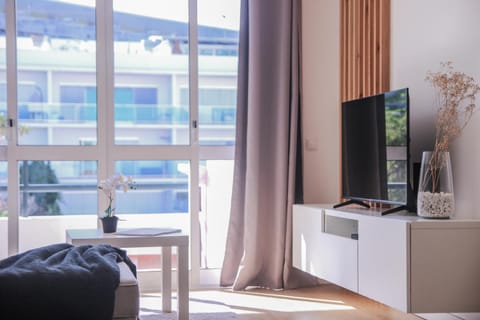 Communal lounge/ TV room, TV and multimedia, Balcony/Terrace, Living room